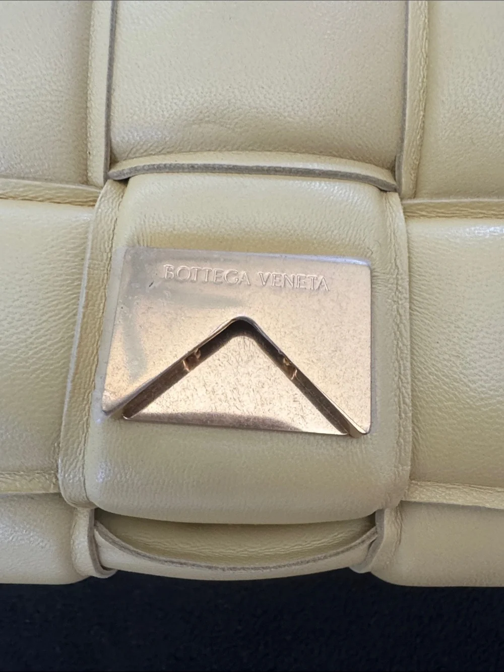 Bottega Veneta Padded Intrecciato Shoulder Bag in Cream with Gold Chain - Picture 4 of 9